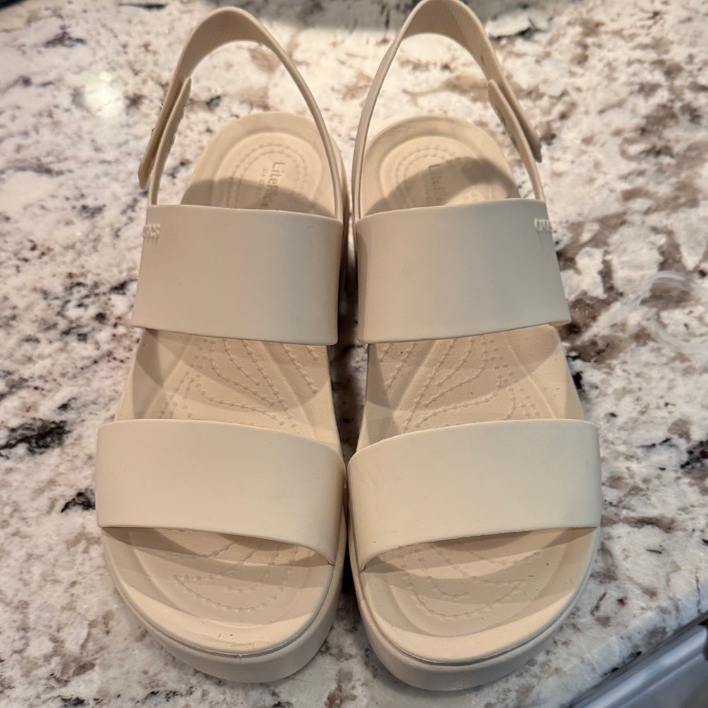 CROCS Brooklyn Wedge Sandal SZ 8